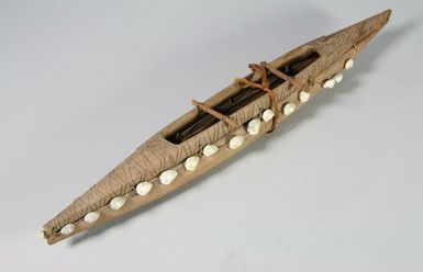 Model vaka (canoe)