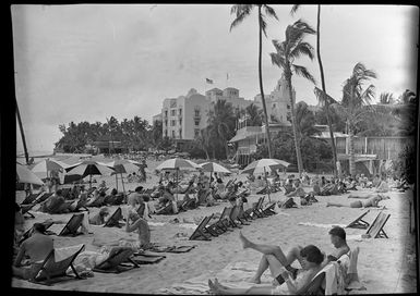 Beach scene, Honolulu, Hawaii