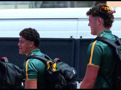 AUSTRALIAN TEAMS ARRIVE