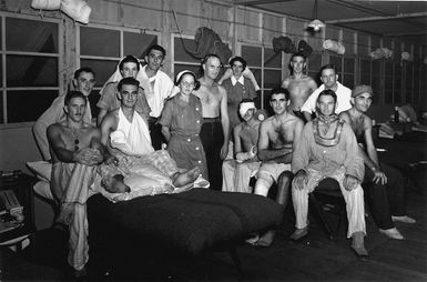 Nursing staff and wounded soldiers of the 2nd New Zealand Expeditionary Force in the Pacific at the 4th General Hospital in New Caledonia