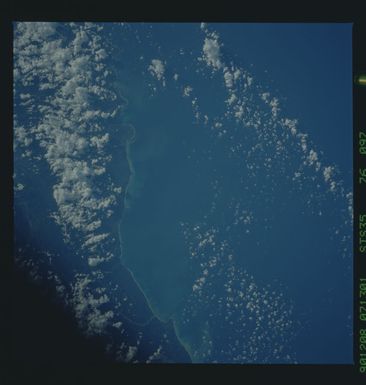 S35-80-014 - STS-035 - Earth observations taken during the STS-35 mission