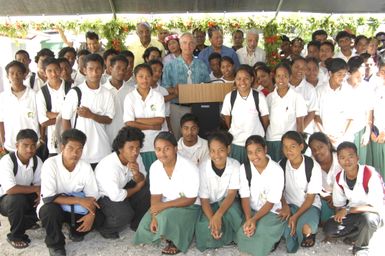 [Assignment: 48-DPA-SOI_K_Majuro_6-11-12-07] Pacific Islands Tour: Visit of Secretary Dirk Kempthorne [and aides] to Majuro Atoll, of the Republic of Marshall Islands [48-DPA-SOI_K_Majuro_6-11-12-07__DI14651.JPG]