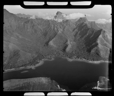 Moorea, Tahiti, French Polynesia, showing coastline