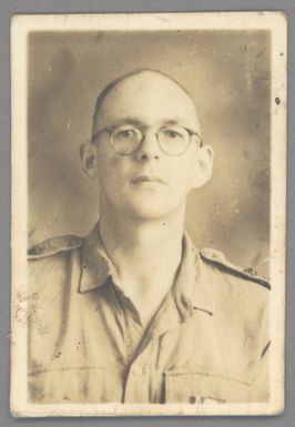 [Portrait of Lieutenant Arnold Lessel MacMorland Greig]