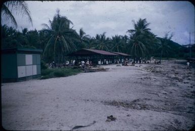 Koki market, gathering of people : Port Moresby, Papua New Guinea, 1953 / Terence and Margaret Spencer