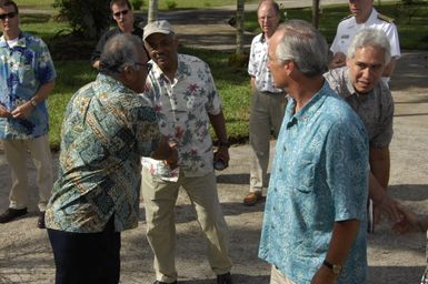 [Assignment: 48-DPA-SOI_K_Pohnpei_6-10-11-07] Pacific Islands Tour: Visit of Secretary Dirk Kempthorne [and aides] to Pohnpei Island, of the Federated States of Micronesia [48-DPA-SOI_K_Pohnpei_6-10-11-07__DI13642.JPG]