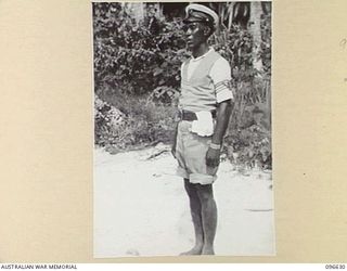 BONIS PENINSULA, BOUGAINVILLE. 1945-09-15. MEMBERS OF HEADQUARTERS 2 CORPS, PREPARED FOR SURRENDER DISCUSSIONS WITH THE JAPANESE, WENT ASHORE AT JAPANESE NAVAL HEADQUARTERS, BONIS PENINSULA. DURING ..