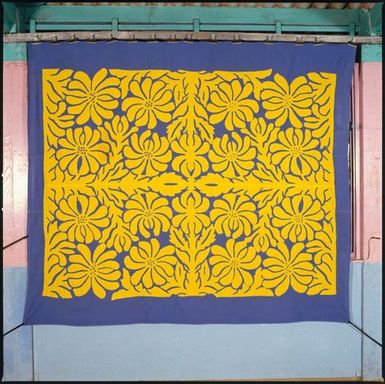 Tivaevae manu, matarita (chrysanthemums) pattern, by Mary Daniel