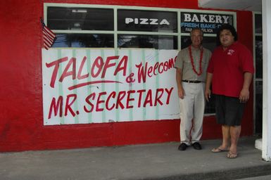 [Assignment: 48-DPA-SOI_K_Amer_Sam] Pacific Islands Tour: Visit of Secretary Dirk Kemmpthorne [and aides] to American Samoa, U.S. Territory [48-DPA-SOI_K_Amer_Sam__DI15324.JPG]