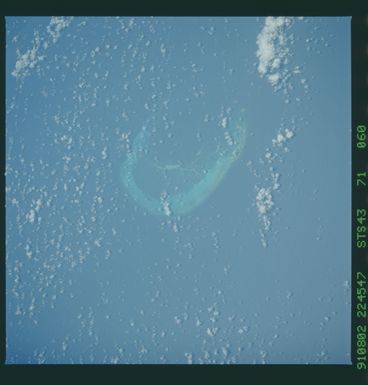 S43-71-060 - STS-043 - STS-43 earth observations