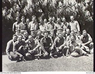 PRAHRAN, VIC, 1945. GROUP PORTRAIT TAKEN DURING TRAINING PERIOD OF MEMBERS OF THE NEW GUINEA AIR WARNING WIRELESS COMPANY (NGAWW). LEFT TO RIGHT, BACK ROW: MAX STEVENSON, KEITH ADAMS, CLEM ..