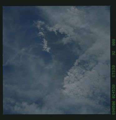 S30-92-008 - STS-030 - STS-30 earth observations