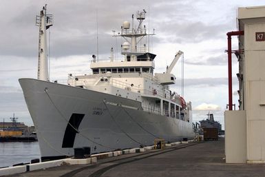A port bow view of the PATHFINDER CLASS: SURVEYING SHIP USNS SUMMER (T-AGS 61) moored to K-pier at US Naval Submarine Base, Pearl Harbor, Hawaii (HI)