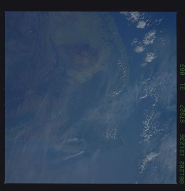 S27-31-003 - STS-027 - STS-27 earth observations