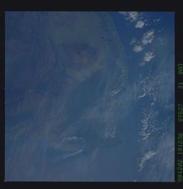 S27-31-003 - STS-027 - STS-27 earth observations