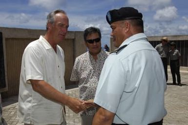 [Assignment: 48-DPA-SOI_K_Guam_6-6-7-07] Pacific Islands Tour: Visit of Secretary Dirk Kempthorne [and aides] to Guam, U.S. Territory [48-DPA-SOI_K_Guam_6-6-7-07__DI11451.JPG]