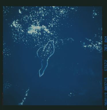 STS072-703-064 - STS-072 - Earth observations taken during STS-72 from shuttle orbiter Endeavour