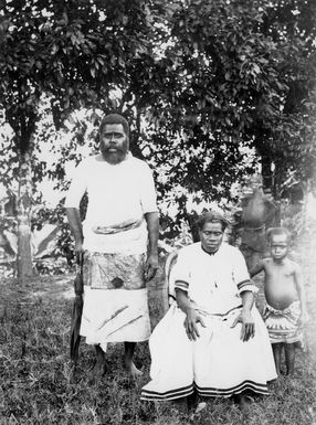 Ratu William, Buli of Na Koro Vatu, and family