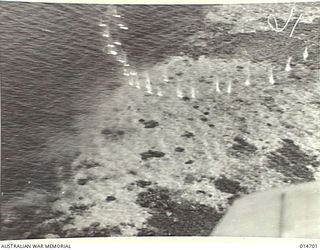 1943-04-20. NEW GUINEA. MILNE BAY. BEAUFORT BOMBERS AT TARGET PRACTICE OVER THE OCEAN. (NEGATIVE BY N. BROWN)