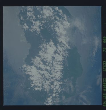 S33-75-009 - STS-033 - STS-33 earth observations