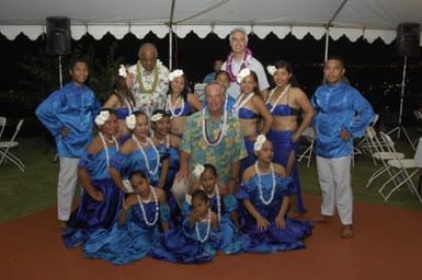 [Assignment: 48-DPA-SOI_K_Guam_6-6-7-07] Pacific Islands Tour: Visit of Secretary Dirk Kempthorne [and aides] to Guam, U.S. Territory [48-DPA-SOI_K_Guam_6-6-7-07__DI11933.JPG]