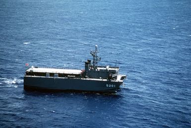 A starboard beam view of the Japanese Maritime Self-Defense Force ship Hibiki underway off the coast of Oahu, Hawaii