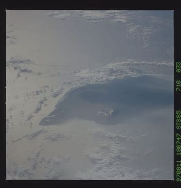 STS085-710-033 - STS-085 - Earth observations taken from orbiter Discovery during STS-85 mission