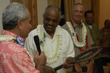 [Assignment: 48-DPA-SOI_K_Amer_Sam] Pacific Islands Tour: Visit of Secretary Dirk Kemmpthorne [and aides] to American Samoa, U.S. Territory [48-DPA-SOI_K_Amer_Sam__DI15498.JPG]