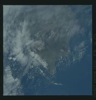 S30-86-079 - STS-030 - STS-30 earth observations