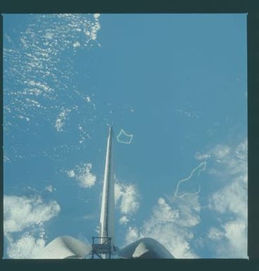 S09-35-1526 - STS-009 - Earth observations taken by the STS-9 crew