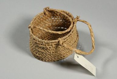 Kete Po'o (Basket)