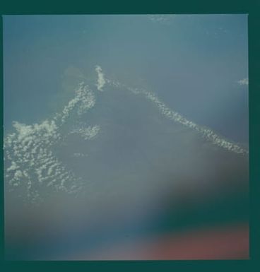 S09-31-1020 - STS-009 - Earth observations taken by the STS-9 crew