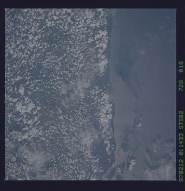 STS082-728-018 - STS-082 - Earth observations taken from shuttle orbiter Discovery during STS-82 mission