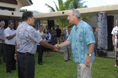 [Assignment: 48-DPA-SOI_K_Pohnpei_6-10-11-07] Pacific Islands Tour: Visit of Secretary Dirk Kempthorne [and aides] to Pohnpei Island, of the Federated States of Micronesia [48-DPA-SOI_K_Pohnpei_6-10-11-07__DI13688.JPG]