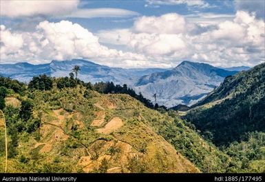 Lufa Road - 39 miles after Goroka