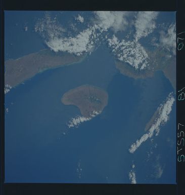 STS057-81-071 - STS-057 - Earth observations during STS-57