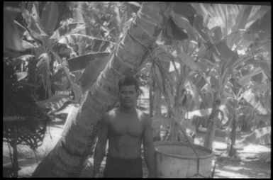 Catching water on a dry island : Carteret Islands, Papua New Guinea, 1960 / Terence and Margaret Spencer