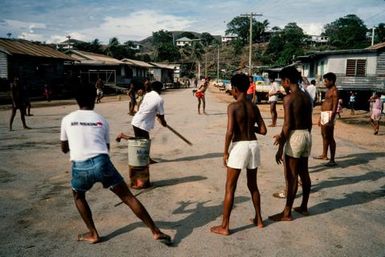 Papua New Guinea: Street cricket