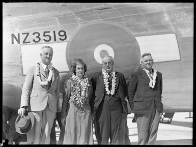 Dakota aircraft at Aitutaki airfield