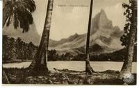 Tahiti. - Une baie à Moorea