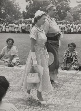 Queen Elizabeth and Queen Salote at Nuku'alofa, Tonga