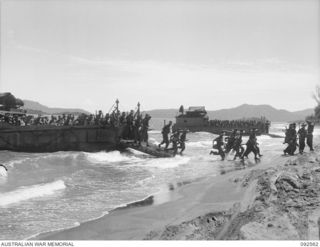 BOUGAINVILLE. 1945-05-25. TROOPS OF 31/51 INFANTRY BATTALION LANDING ON THE BEACH AT SORAKEN PENINSULA FROM AUSTRALIAN LANDING CRAFT'S 15