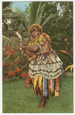 Fidzi. Suva. Dancer in ritual dress