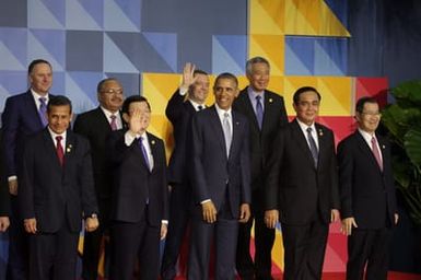 Barack Obama joins Asia Pacific Economic Cooperation Summit leaders for a photo in Manila, Philippines, November 19, 2015