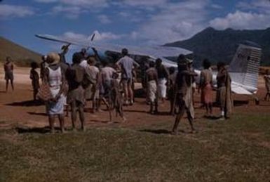 [People in Mount Piora, Papua New Guinea]