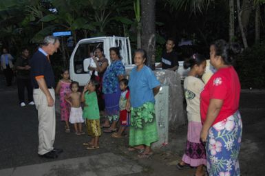 [Assignment: 48-DPA-SOI_K_Pohnpei_6-10-11-07] Pacific Islands Tour: Visit of Secretary Dirk Kempthorne [and aides] to Pohnpei Island, of the Federated States of Micronesia [48-DPA-SOI_K_Pohnpei_6-10-11-07__DI14057.JPG]