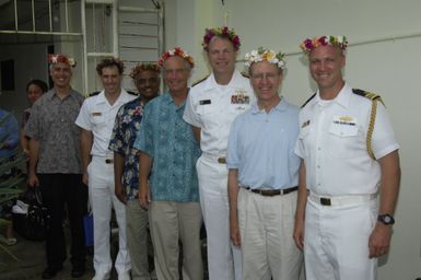 [Assignment: 48-DPA-SOI_K_Pohnpei_6-10-11-07] Pacific Islands Tour: Visit of Secretary Dirk Kempthorne [and aides] to Pohnpei Island, of the Federated States of Micronesia [48-DPA-SOI_K_Pohnpei_6-10-11-07__DI14217.JPG]