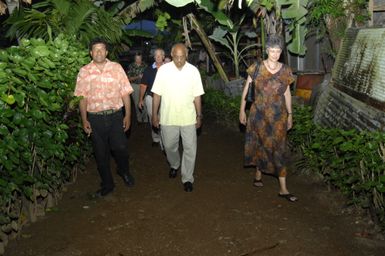 [Assignment: 48-DPA-SOI_K_Pohnpei_6-10-11-07] Pacific Islands Tour: Visit of Secretary Dirk Kempthorne [and aides] to Pohnpei Island, of the Federated States of Micronesia [48-DPA-SOI_K_Pohnpei_6-10-11-07__DI14063.JPG]