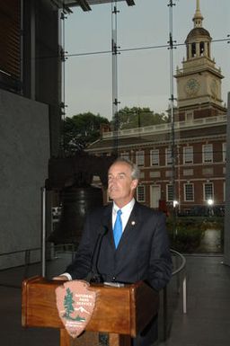 [Assignment: 48-DPA-07-13-08_SOI_K_Philly_Rec] Reception at Independence National Historical Park for attendees at the National Governors Association Centennial Meeting in Philadelphia, Pennsylvania. Secretary Dirk Kempthorne [and Independence National Historical Park Deputy Superintendent Darla Sidles delivered official remarks; and the Secretary conversed with fellow NGA attendees, among them Pennsylvanina Governor Edward Rendell, Vermont Governor James Douglas, Wyoming Governor Dave Freudenthal, Guam Governor Felix Camacho, former Tennessee Governor Don Sundquist, and former Michigan Governor John Engler.] [48-DPA-07-13-08_SOI_K_Philly_Rec_IOD_9310.JPG]