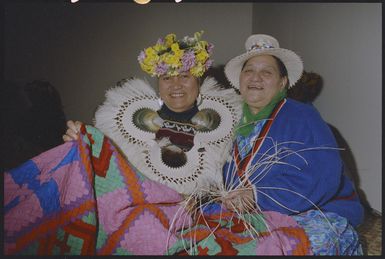 Weavers Tepaeru Tereora and Turuta Temu attending a workshop at Wellington City Art Gallery